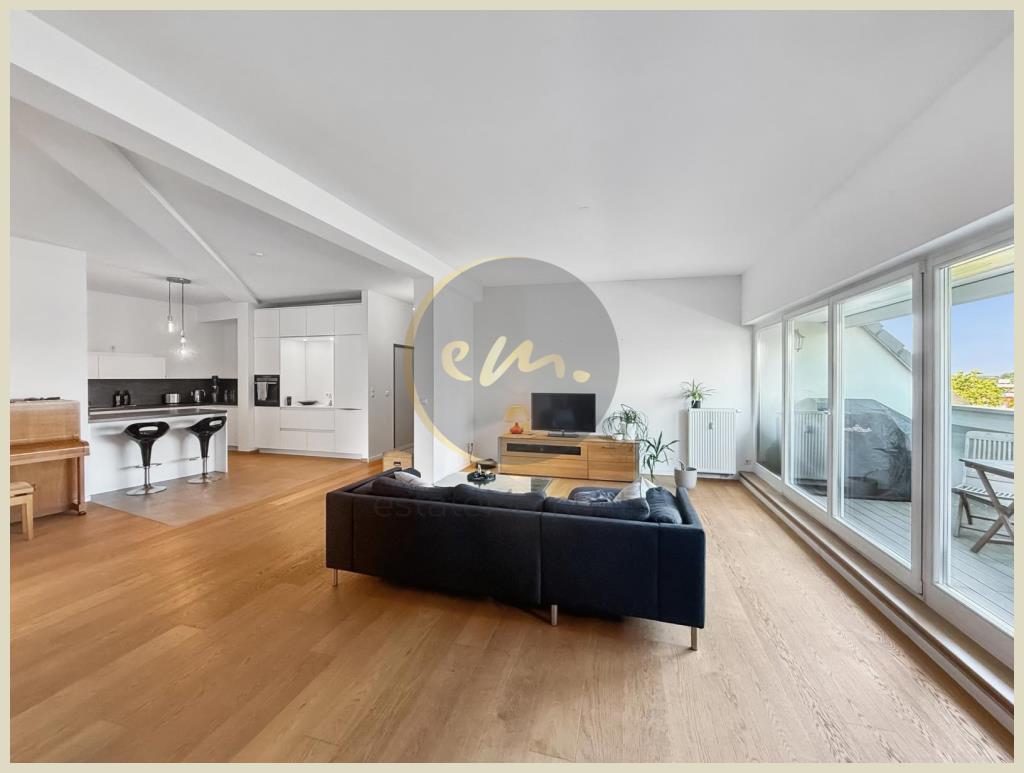 Berlin - Mit der Sonne aufwachen - Moderne Dachgeschosswohnung mit Altbaucharme und Aufzugsanbindung