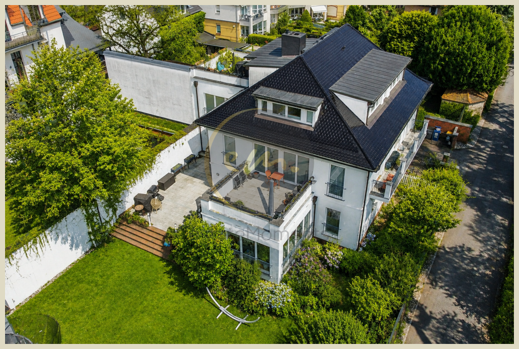 Berlin - 3-Familien-Haus mit Keller, großzügigem Garten, Saunabereich, Carport und Außenstellplätzen