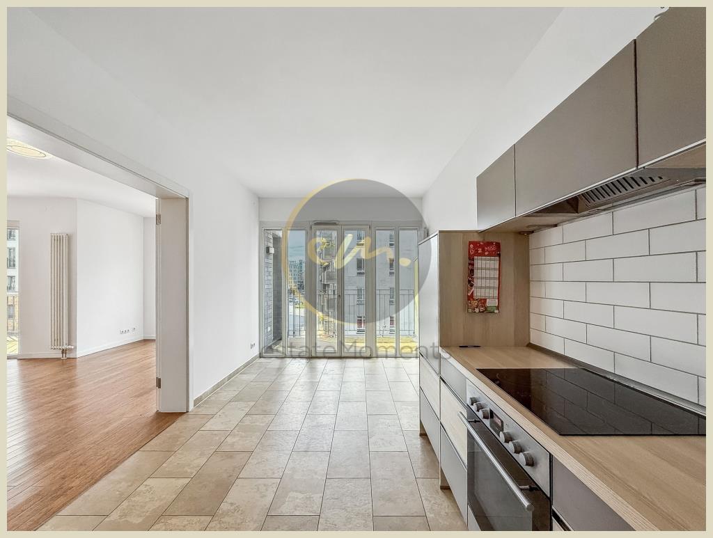 Berlin - Zentral, großzügig und modern: Etagenwohnung mit Aufzugsanbindung und Tiefgaragenstellplatz