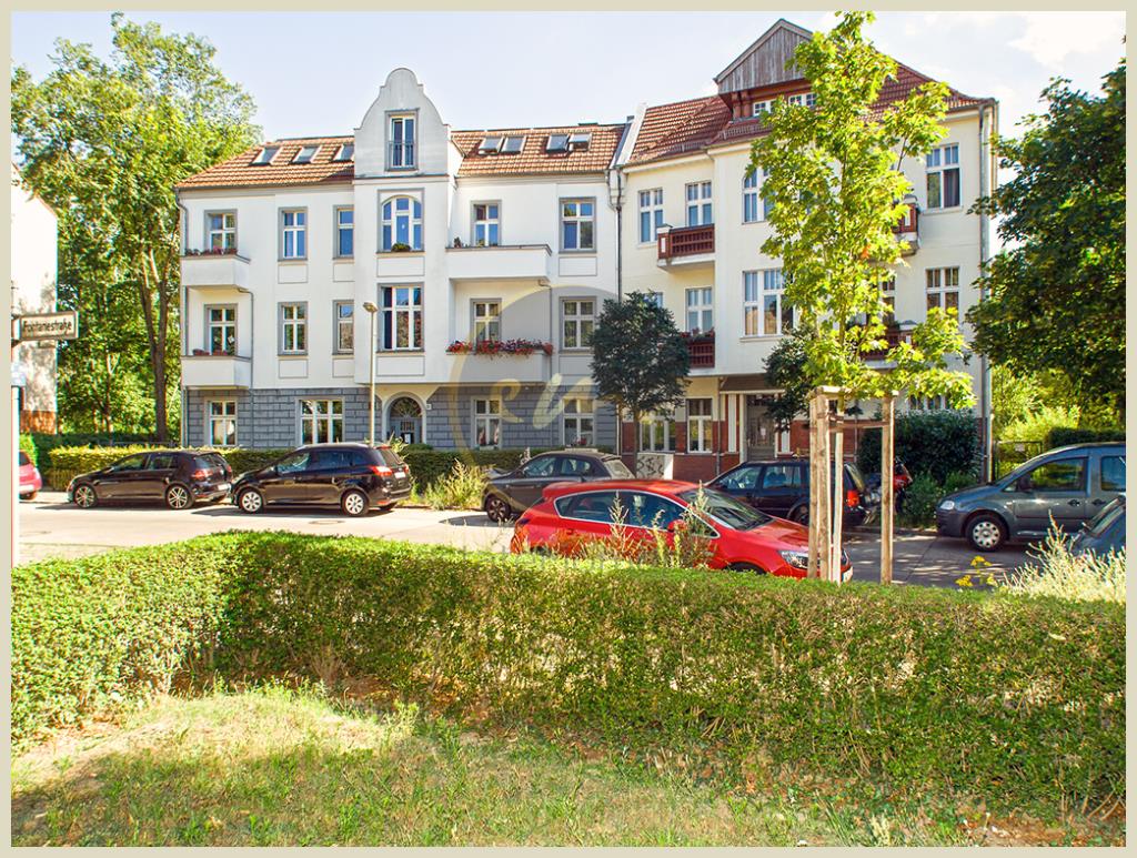Berlin - Sanierte Altbau-Wohnung, attraktiver Grundriss, ruhige Lage...